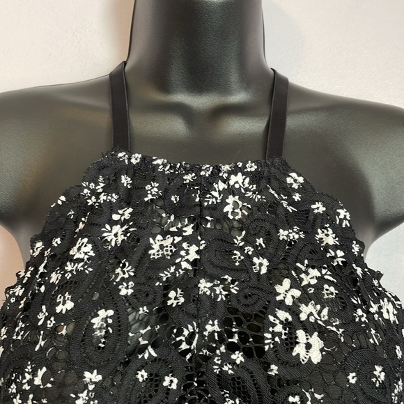PINK Victoria’s Secret Black White Floral Lace High Neck Push Up Bralette size M - Picture 2 of 15